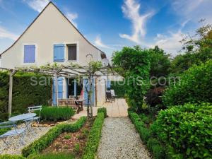 Quiet holiday home with pool in the Dordogne à Carsac-Aillac